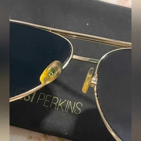 QUAY X Desi Perkins - Picture 3 of 5